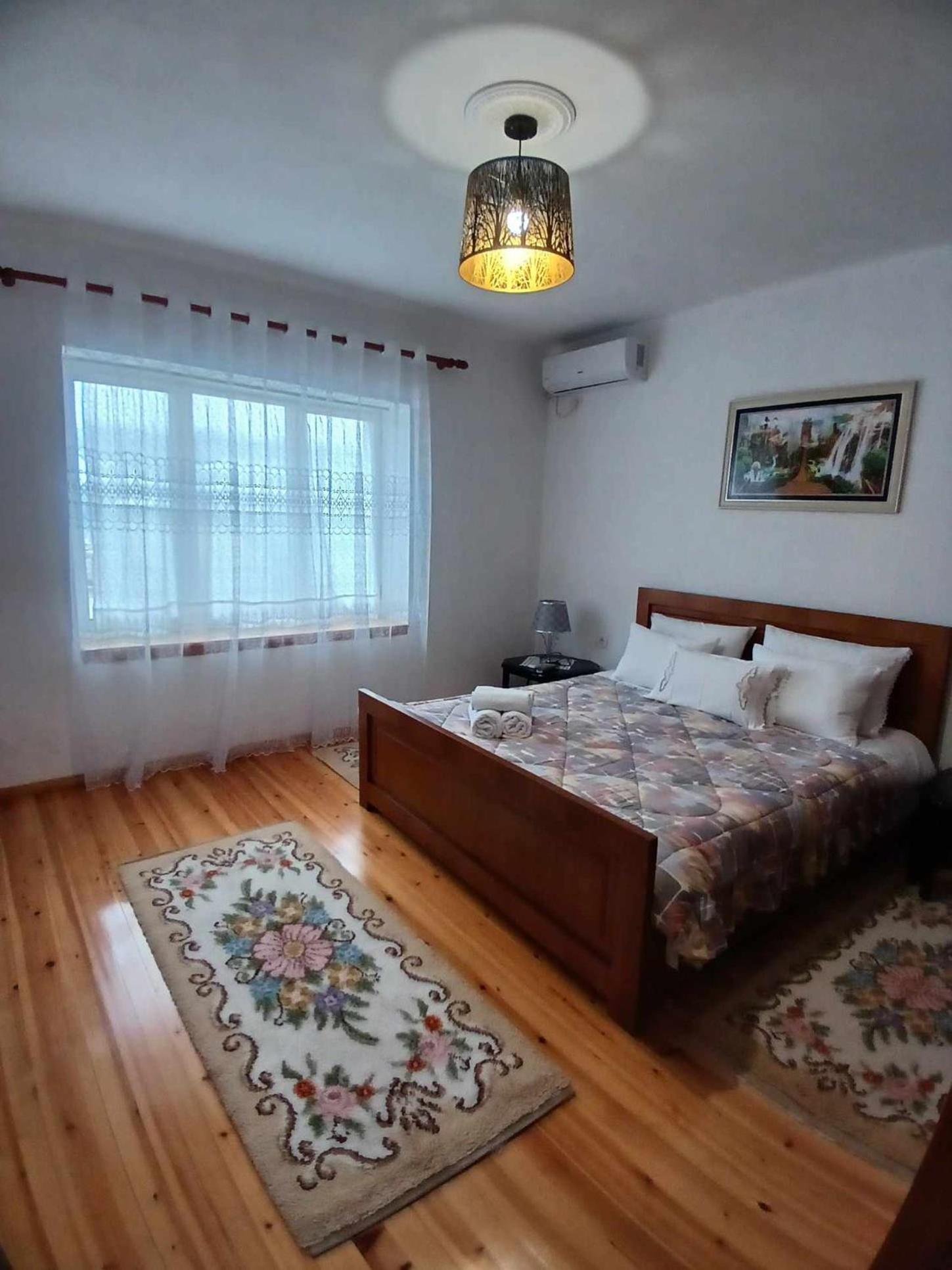 Eniguesthouse ジロカストラ エクステリア 写真