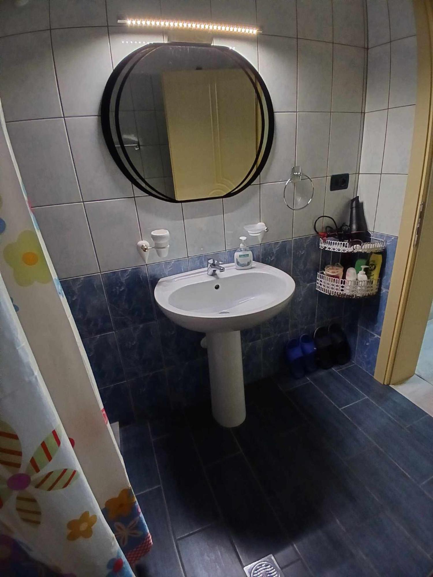 Eniguesthouse ジロカストラ エクステリア 写真