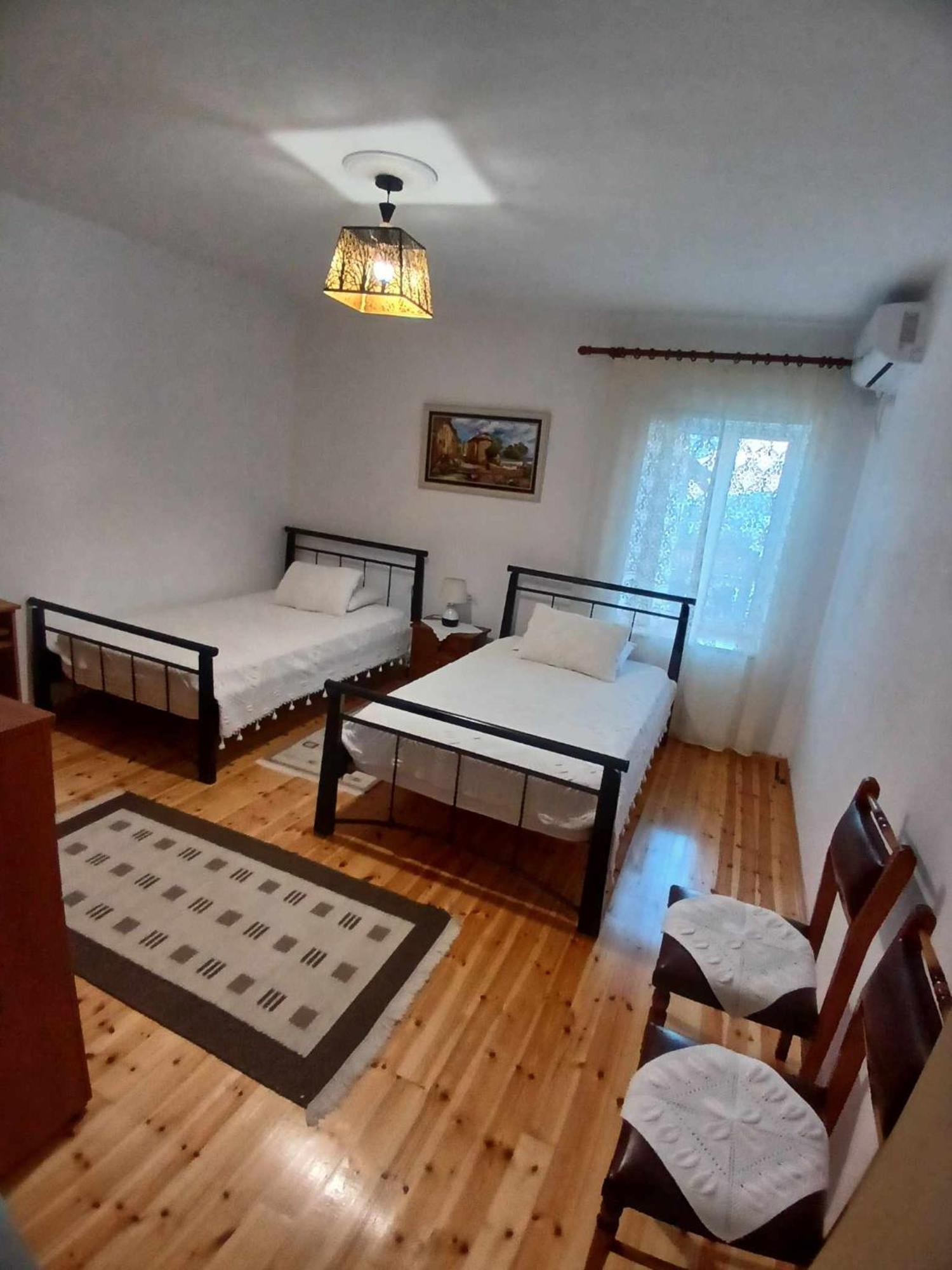 Eniguesthouse ジロカストラ エクステリア 写真