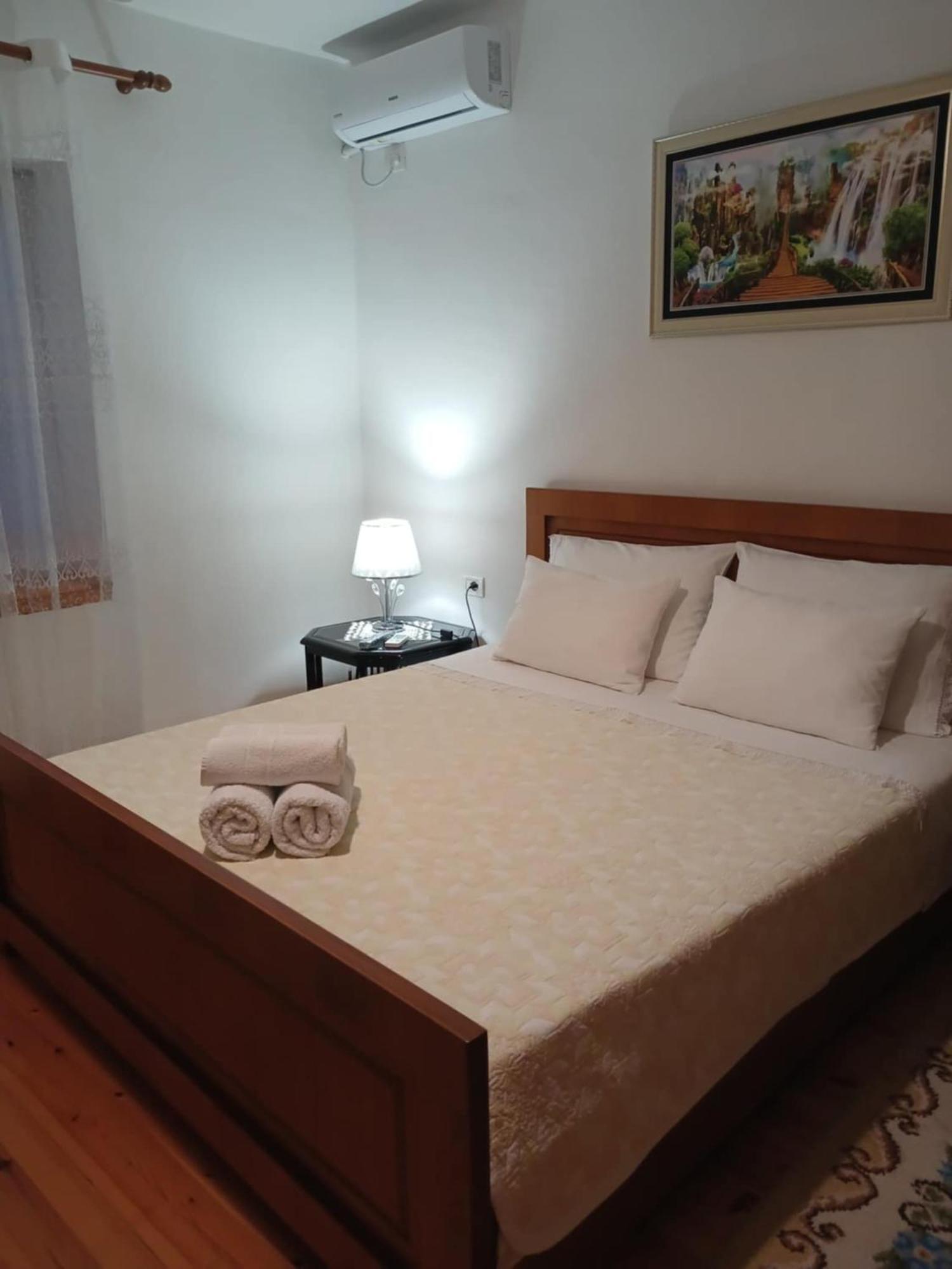 Eniguesthouse ジロカストラ エクステリア 写真