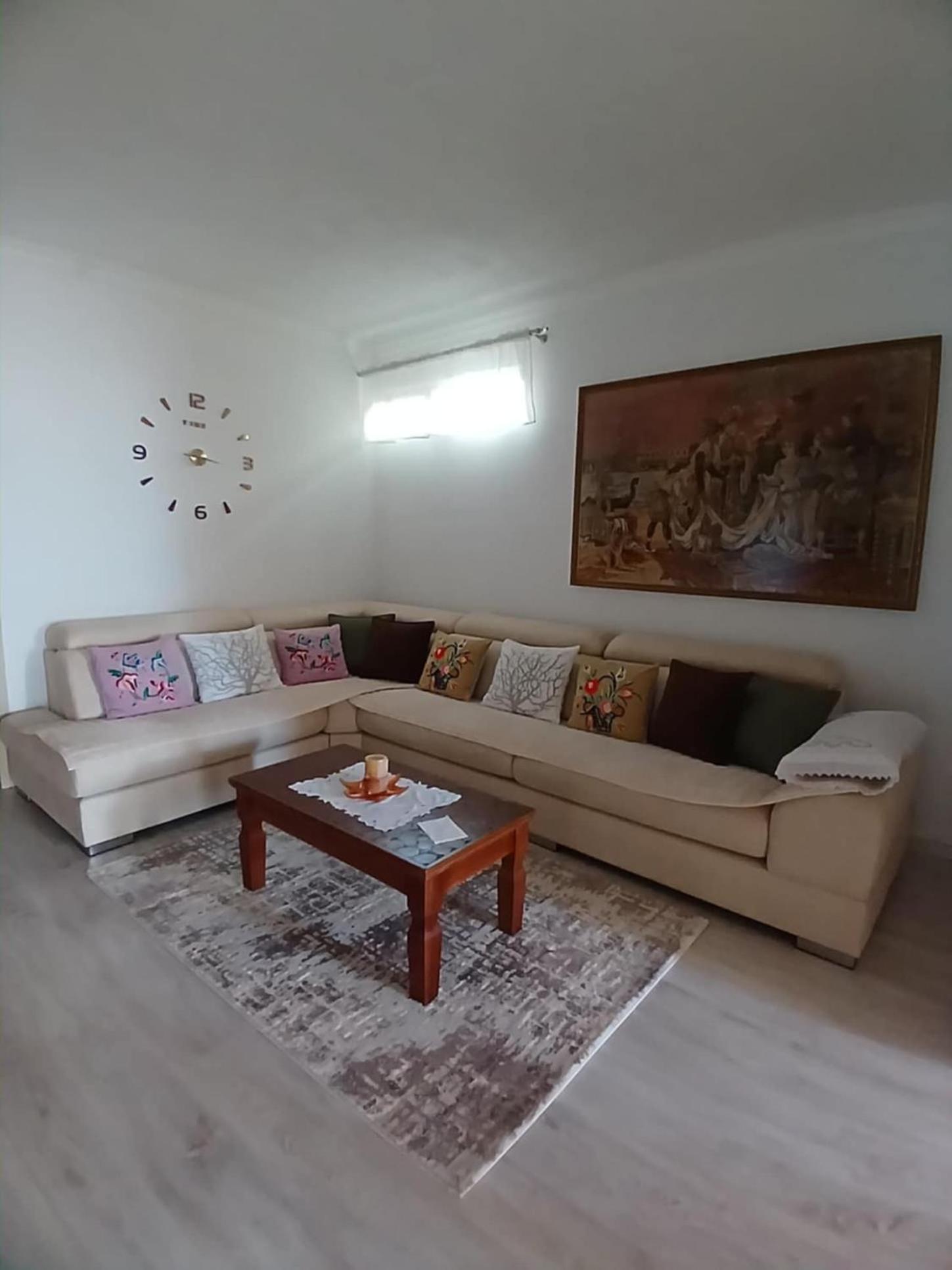Eniguesthouse ジロカストラ エクステリア 写真
