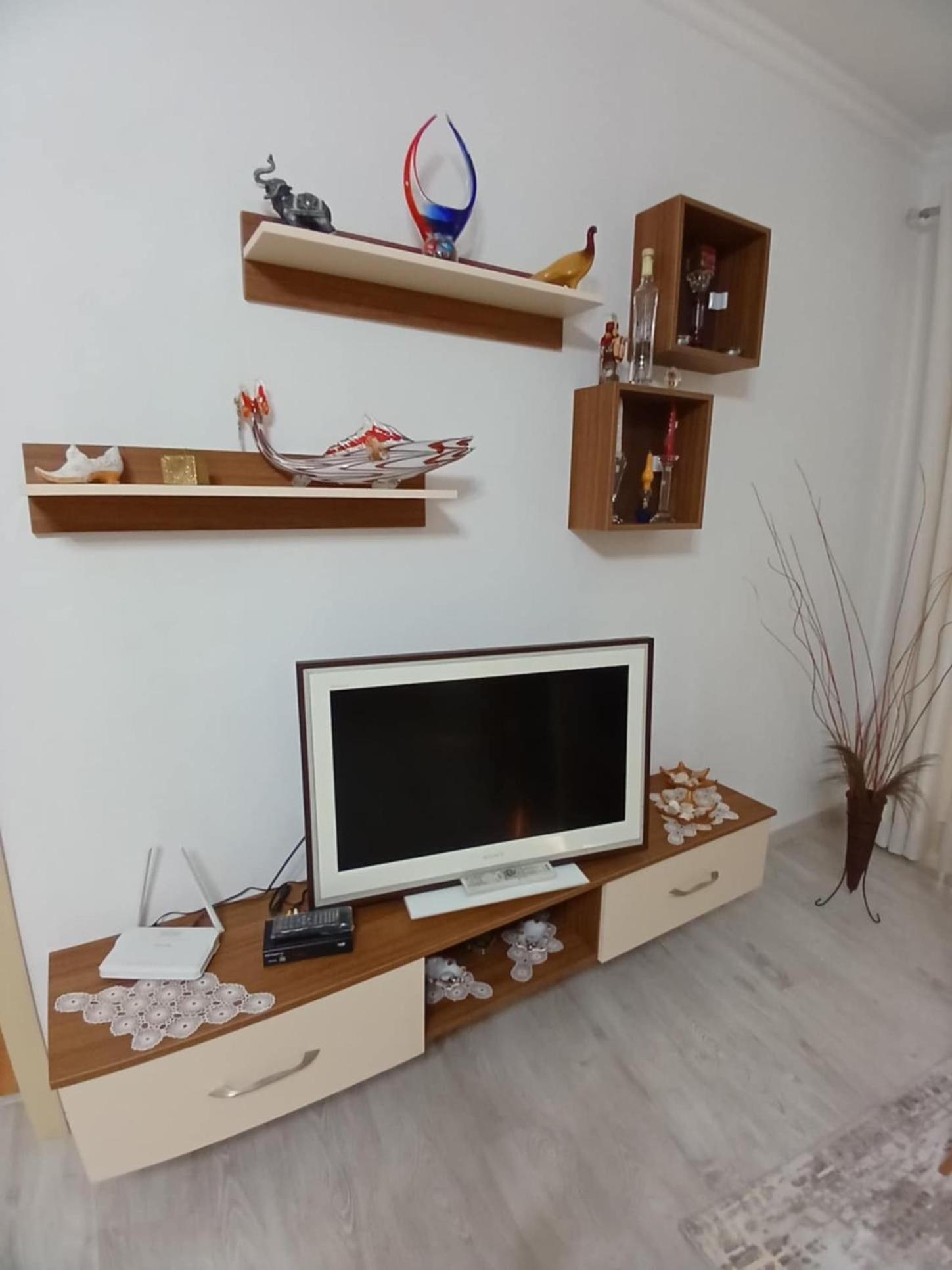 Eniguesthouse ジロカストラ エクステリア 写真